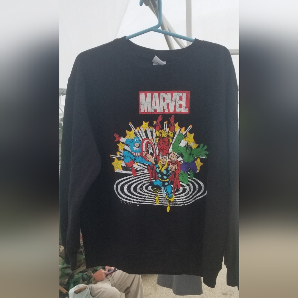 EUC Marvel Characters sweatshirt crew neck xxl Juniors size=adult medium